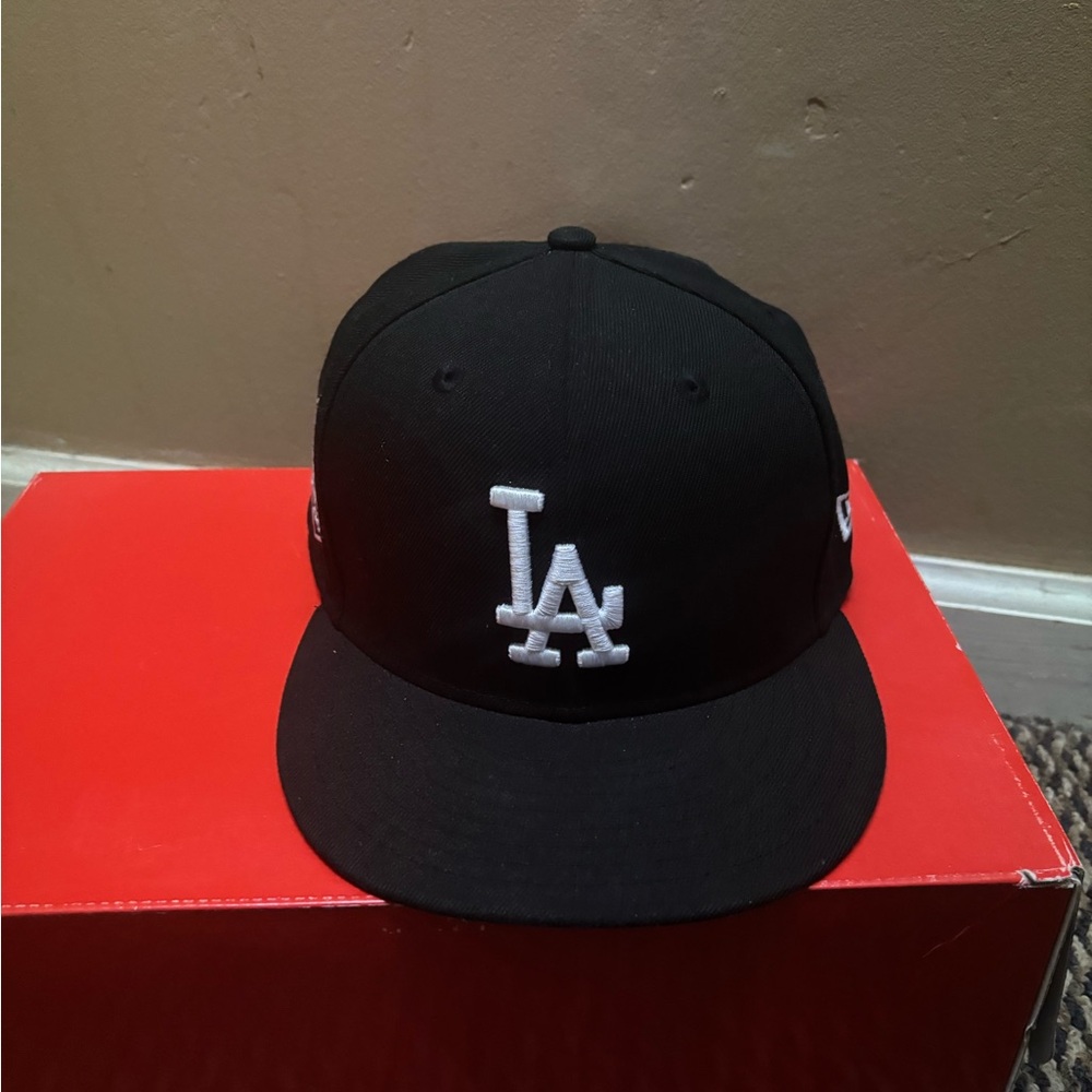 New Era Black LA Logo Cap
